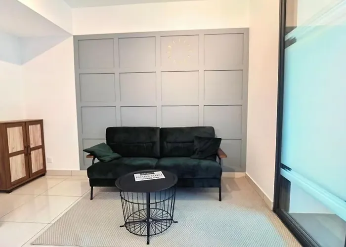 C1108 Almas Suites Muji Studio100Mbpsnetflix Stay